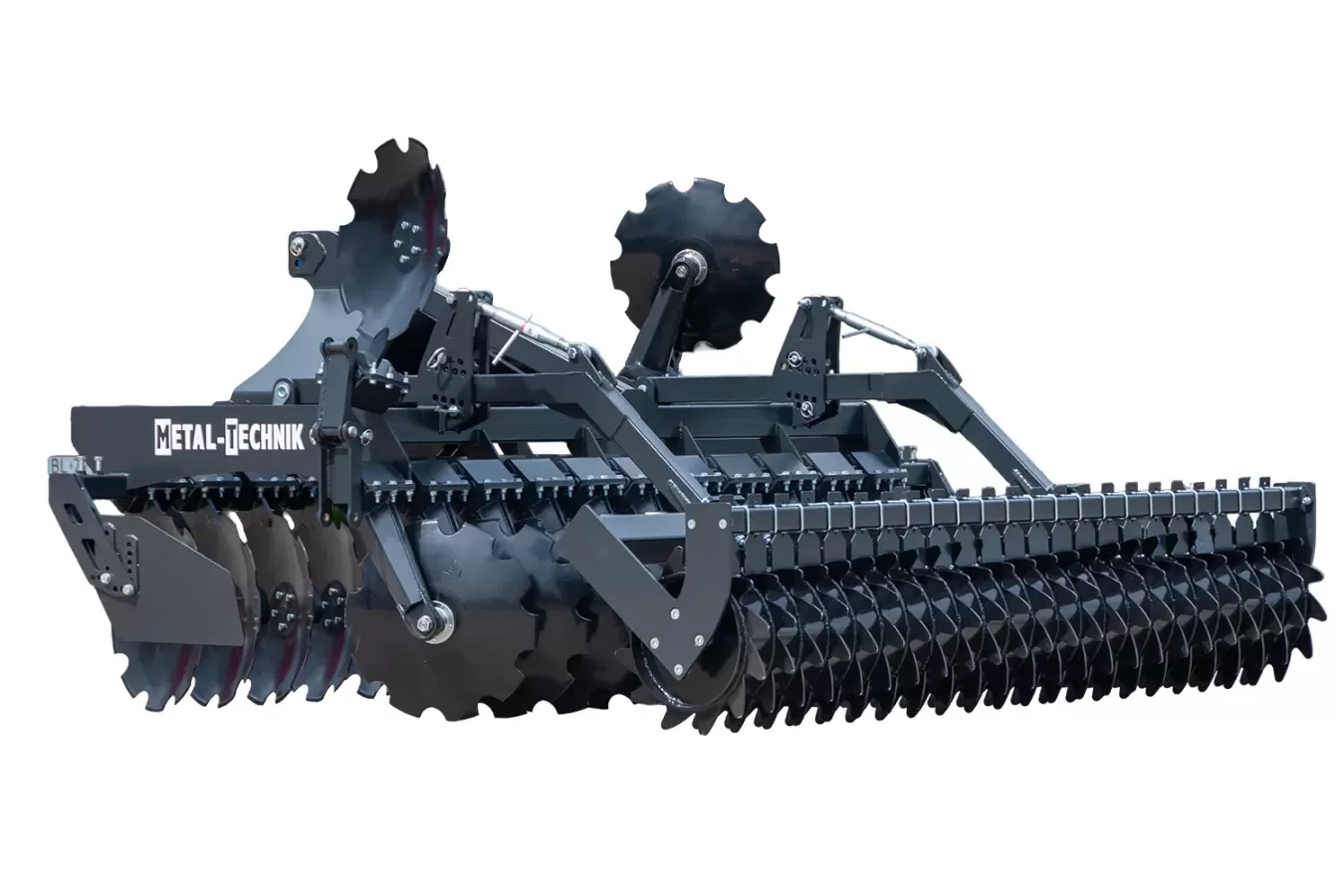 Lautasmuokkain Metal-Technik BT Packer-valssilla 2,5 m